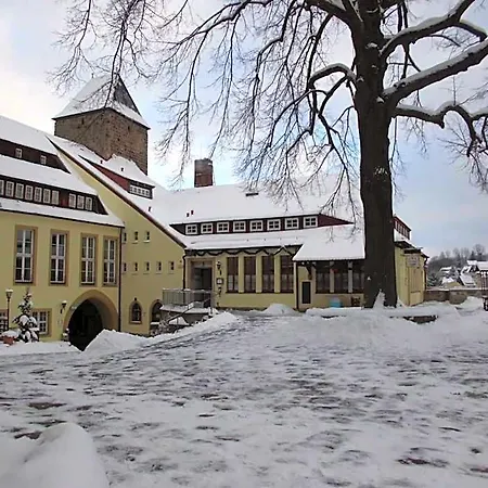 Burg Hostel *
